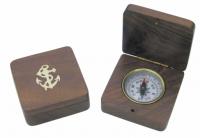 Kompass in Holzklappbox eingearbeitet, 6,5x6,5x2,5cm